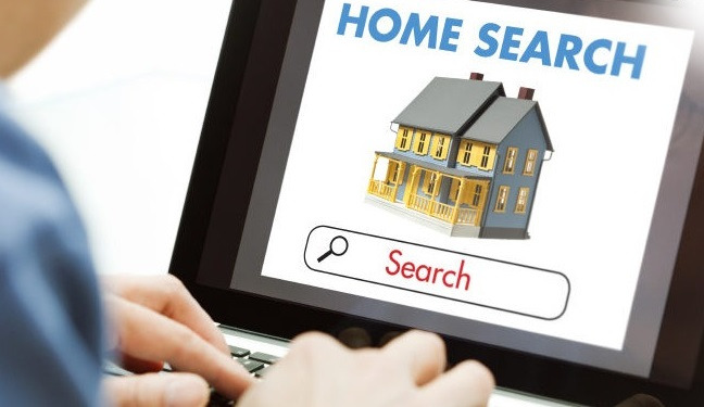 Online versus In-person Search For Homes