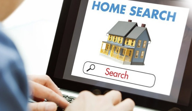 Online versus In-person Search For Homes
