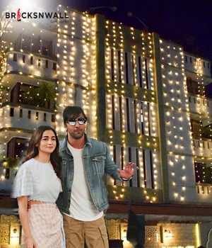 Ranbir Kapoor House with Alia Bhatt - Apartment in Pali Hill