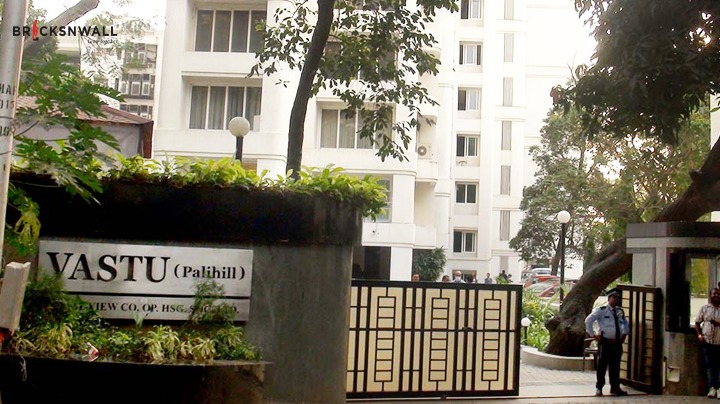 Ranbir Kapoor House with Alia Bhatt - Apartment in Pali Hill