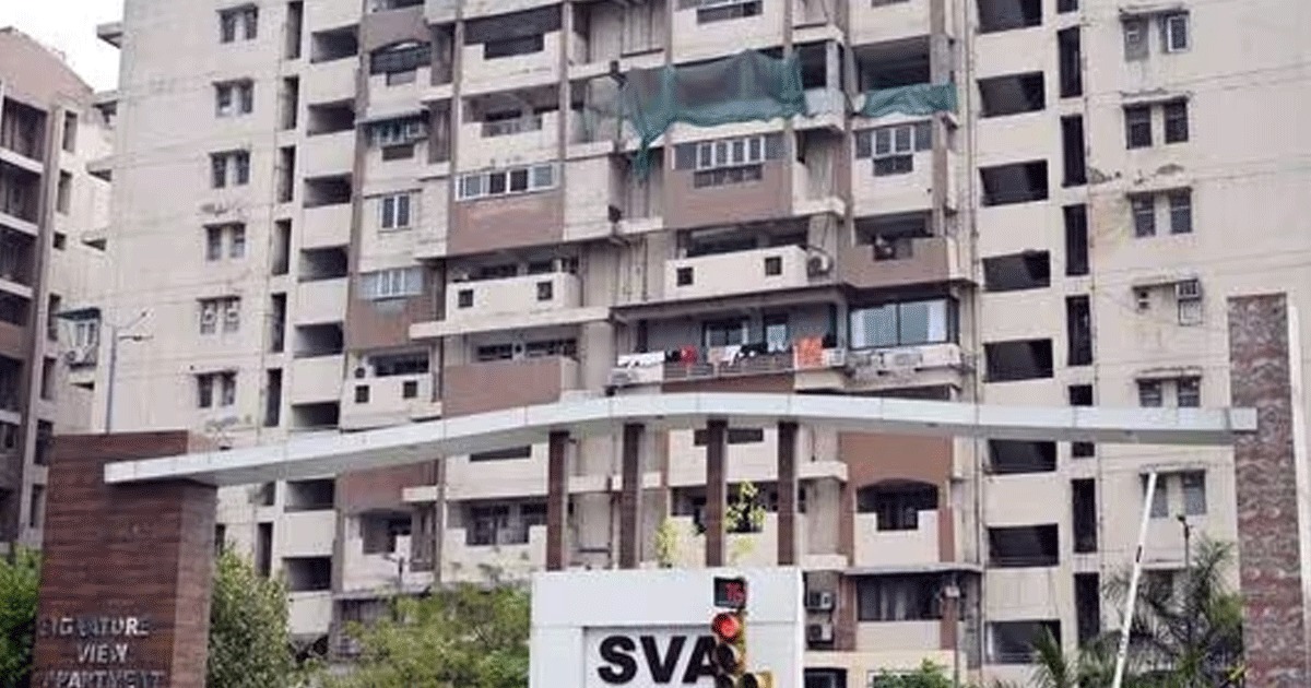 Towers can collapse at any time, a north Delhi flat RWA warns DDA