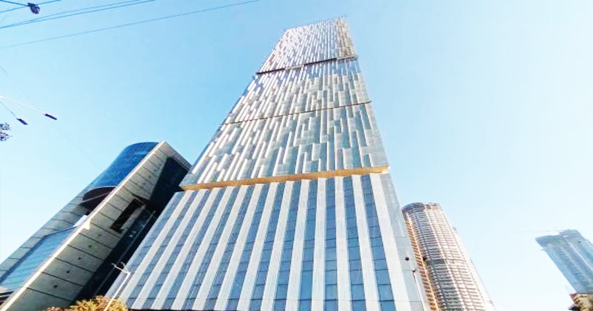 Why is there such a rush to buy luxury flats in Oberoi Realty's Three Sixty West project in Mumbai