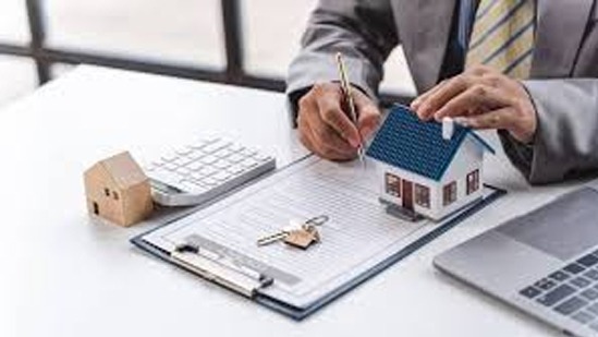 Are you two going to buy an apartment together? Here's how a shared house loan can help married couples save twice as much on taxes