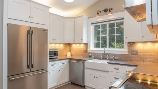 Are you renting an apartment? Does the landlord's property insurance cover the tenant's things?