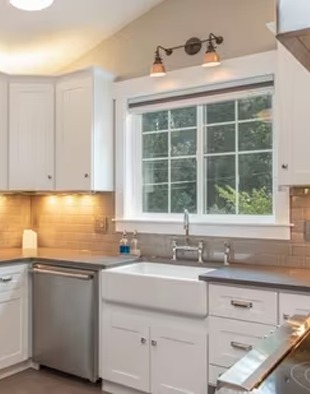 Are you renting an apartment? Does the landlord's property insurance cover the tenant's things?